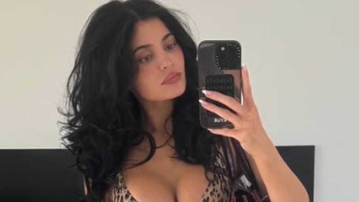 Kylie Jenner unleashes animal instinct in busty bikini amid Timothee Chalamet breakup rumors