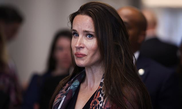 Opinion: The sad, secret life of Ashley Biden