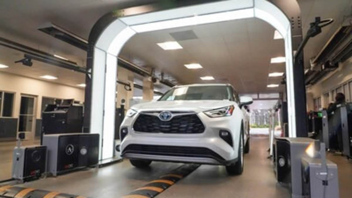 Hertz just unleashed its 'rental shakedown laser machine' across America... now it ADMITS fines can be unfair