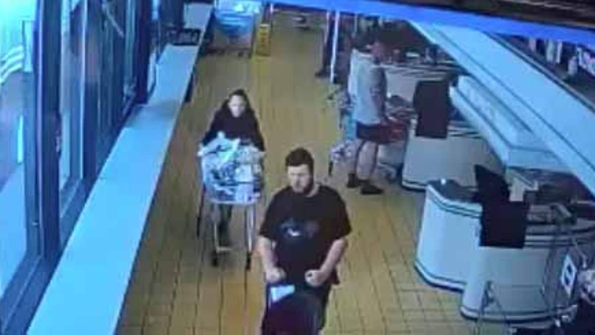 Police hunt Aldi shoppers after man 'attacks' children in supermarket