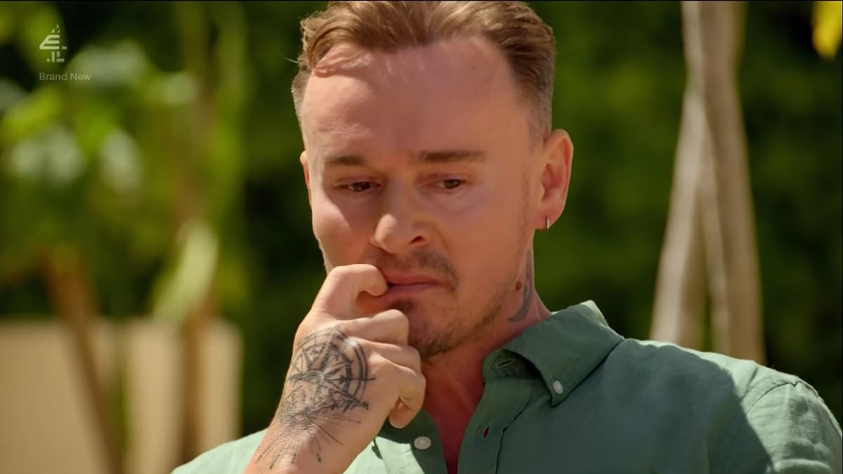 Celebs Go Dating star Jon Lee breaks down in tears as he reveals his mother feared he was dead after S Club 7 singer 'went missing' for two years