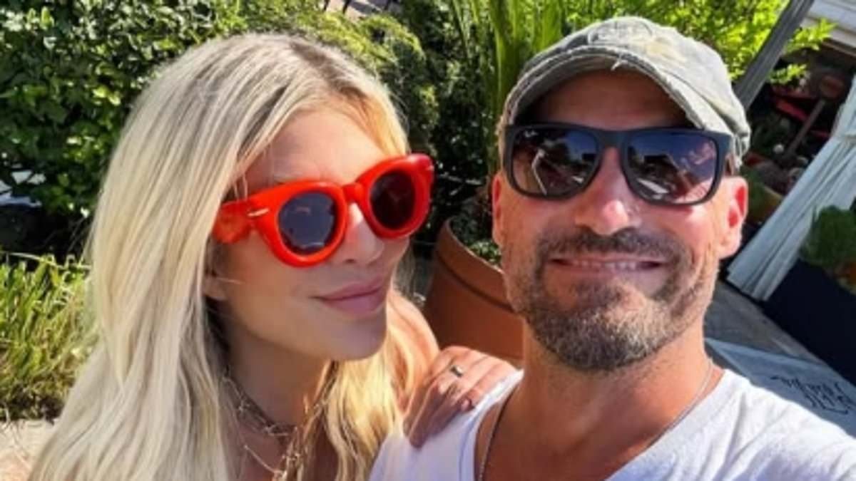 They had one of the most famous love stories of the '90s and have just reunited... can you guess the former on-screen couple?