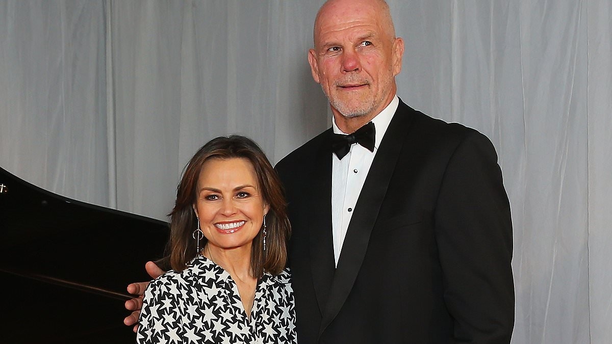 Lisa Wilkinson and her husband Peter FitzSimons list their long-time lavish Sydney mansion for $23m - following her legal battle with Channel Ten over Bruce Lehrmann case
