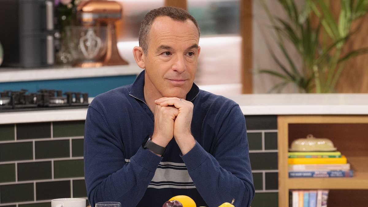 Martin Lewis issues urgent warning to workers to cash in on £100s of unclaimed of pay