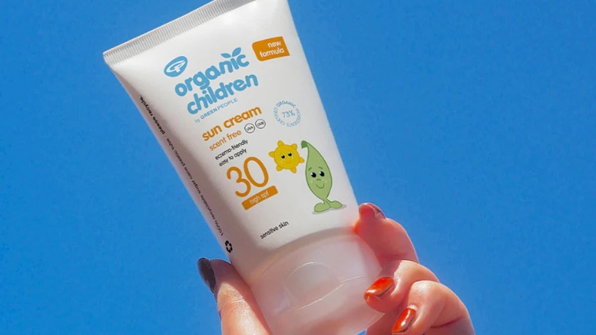Parents love this easy-to-apply organic kids' sunscreen that's perfect for sensitive skin: 'Not a rash in sight'