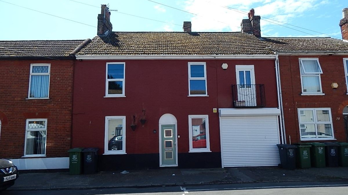 Is it a house or a maze? Quirky terrace with more than 20 ROOMS going under the hammer next month