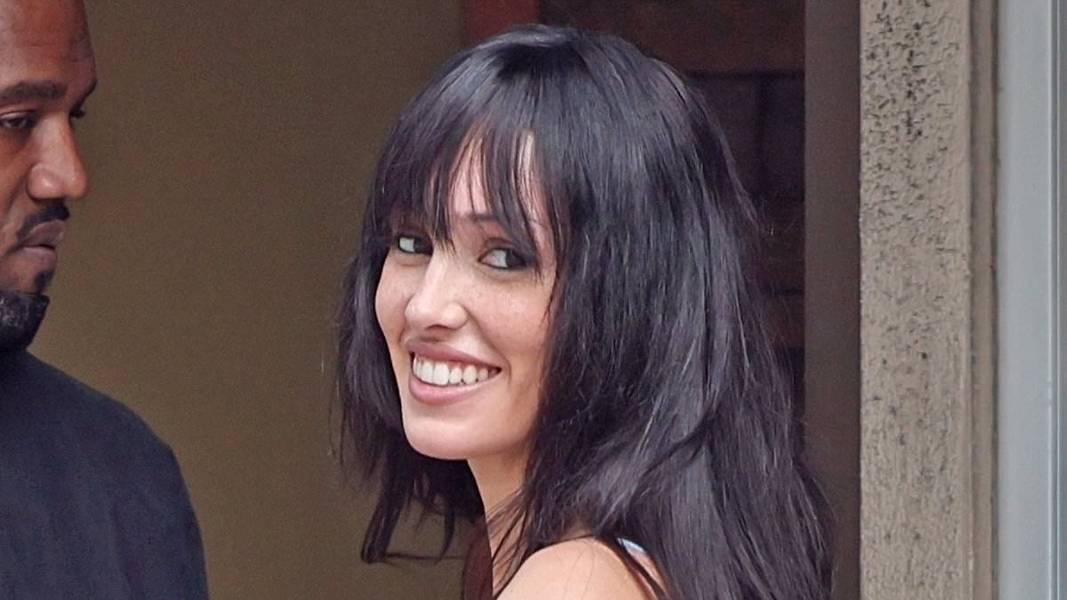 Kanye West's wife Bianca Censori goes without a bra at Denny's
