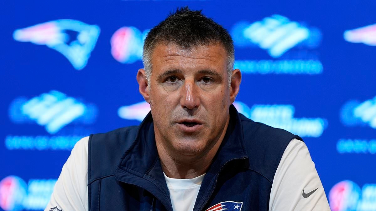 Patriots head coach Mike Vrabel gets into heated exchange with reporter over Stefon Diggs