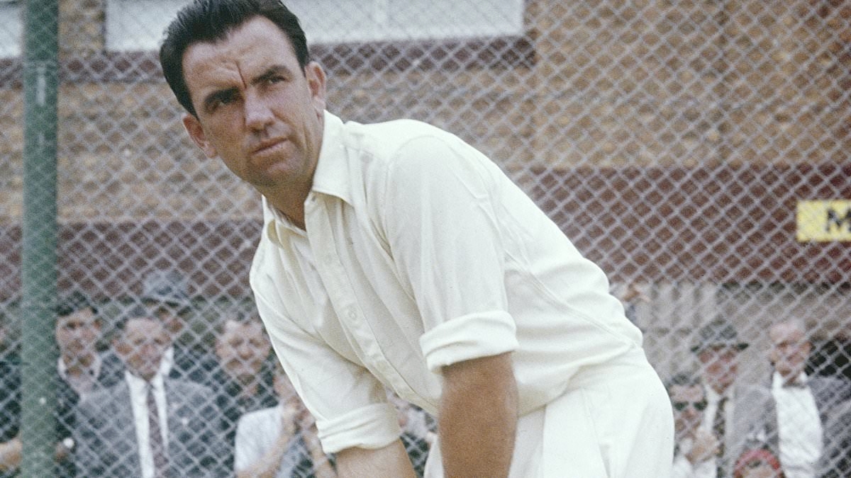 Australian Test legend Bob Simpson dead at 89, leaving a legacy as one of the most influential men in Aussie cricket