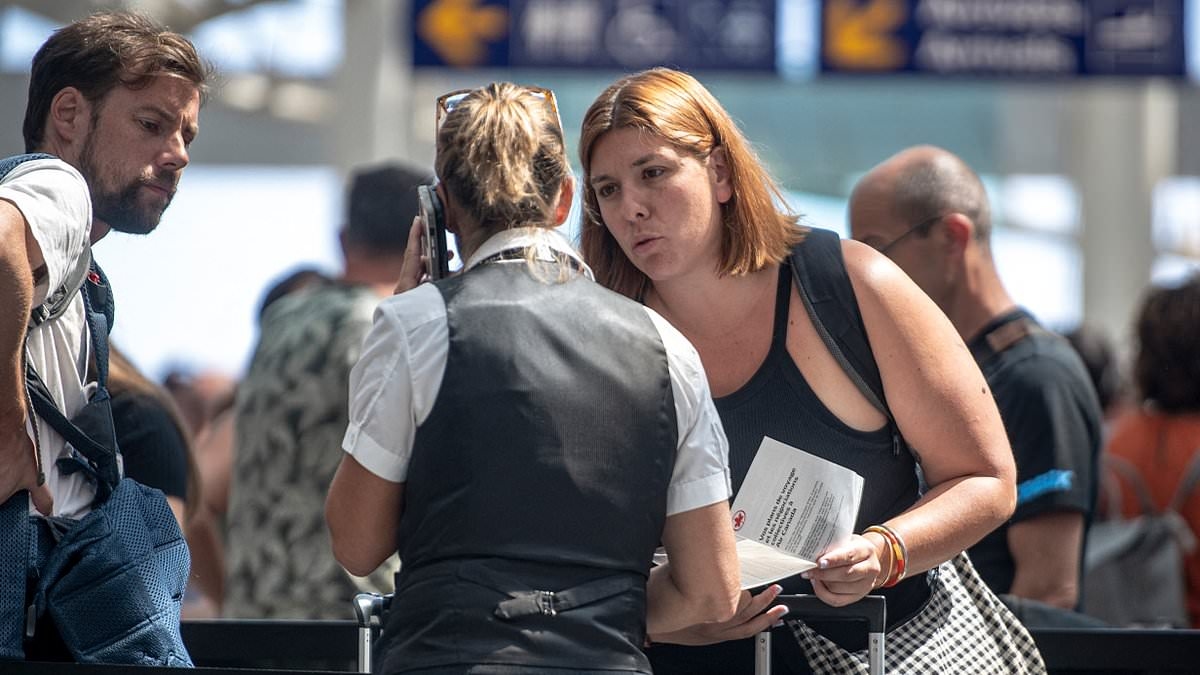 Travel chaos as Air Canada suspends ALL operations