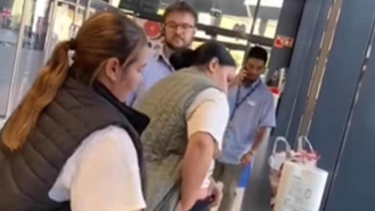 Moment brazen shoplifters in Lidl get stopped by hero employee before abandoning a mountain of stolen goods