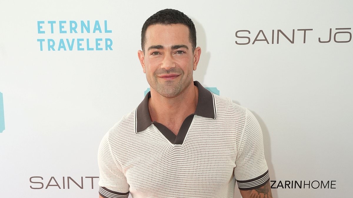 Desperate Housewives' Jesse Metcalfe finally breaks silence on feuds between the show's leading actresses