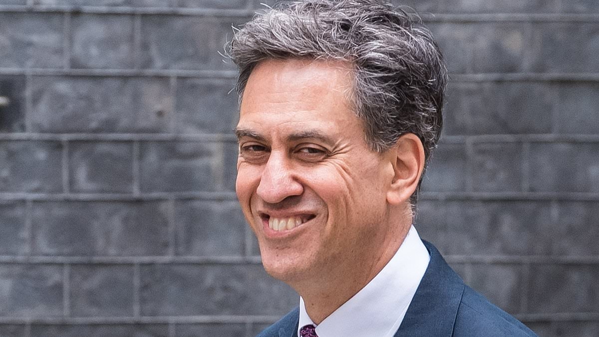 Ed Miliband embroiled in 'hypocrisy' row as Energy Secretary refuses to reveal how many domestic flights he has taken