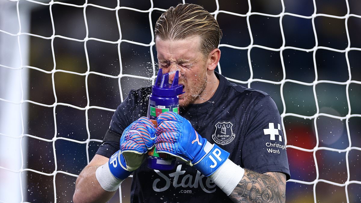 Was Jordan Pickford let down by his 'magic water bottle'? Fans call Everton goalkeeper's 'bluff' after penalty drama against Leeds