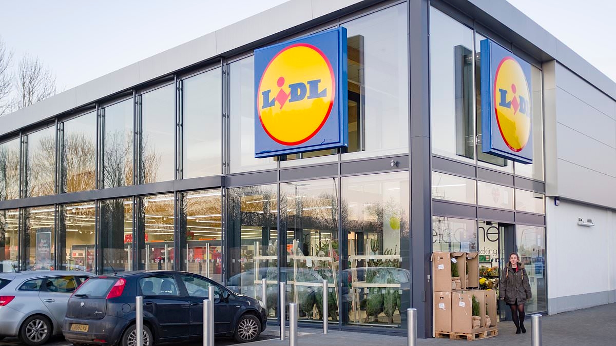Restaurant sales hit as food prices forecast to keep rising this year