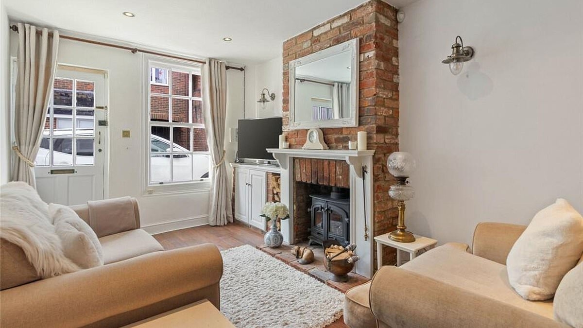 First-time home buyers shame previous owner for taking usual item with them when moving out - but who do you think is right?