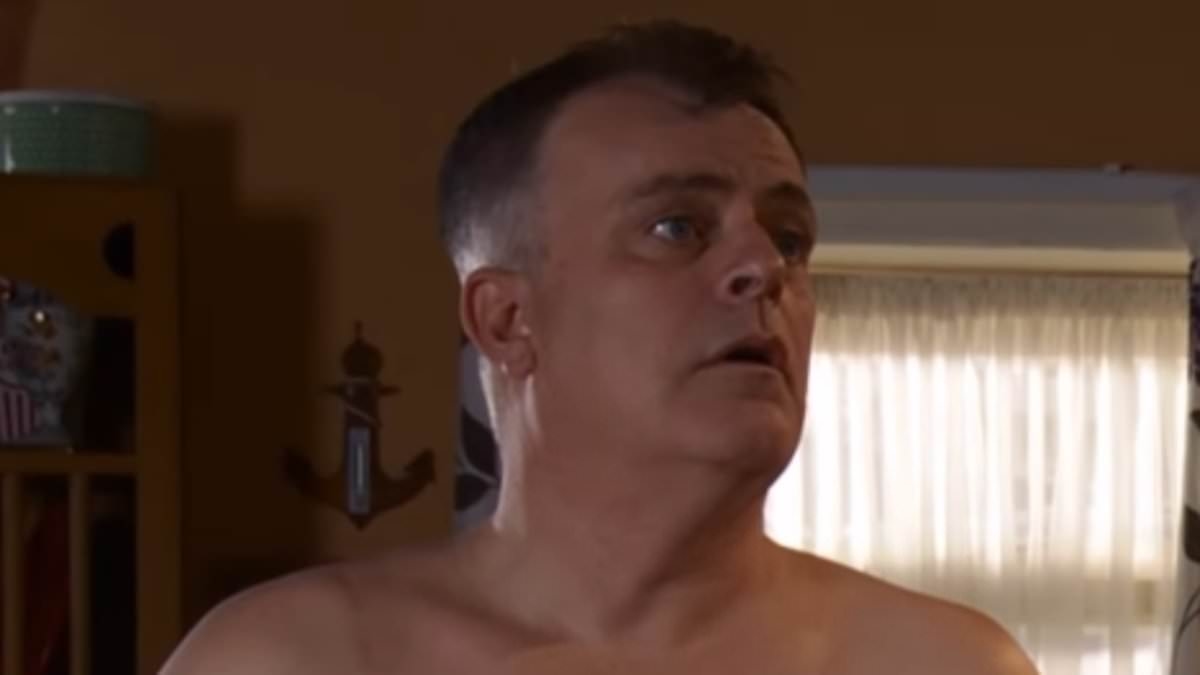 Coronation Street fans left open-mouthed by 'gross' sex scene as two iconic stars strip completely naked and romp on kitchen table - before being caught by horrified relative
