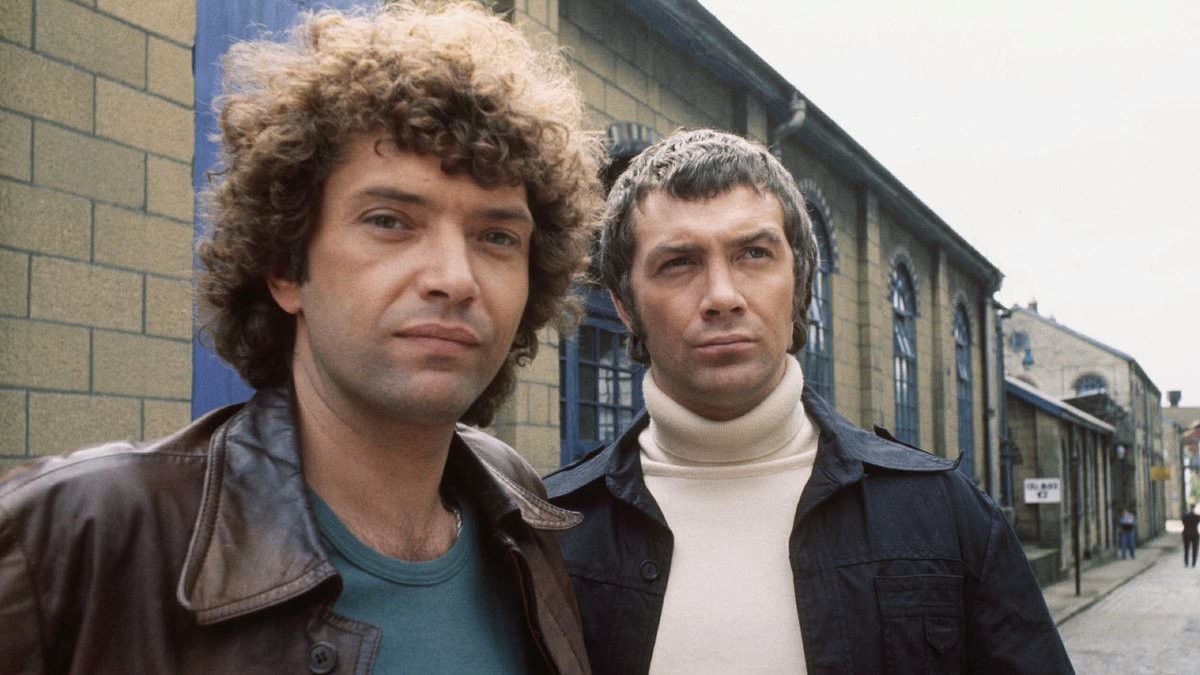 Iconic British actor reveals secret feud with 'arrogant co-star who behaved so badly on set'