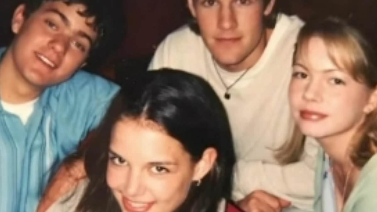 Dawson's Creek fans melt down as two stars from iconic series share cryptic posts with date and location