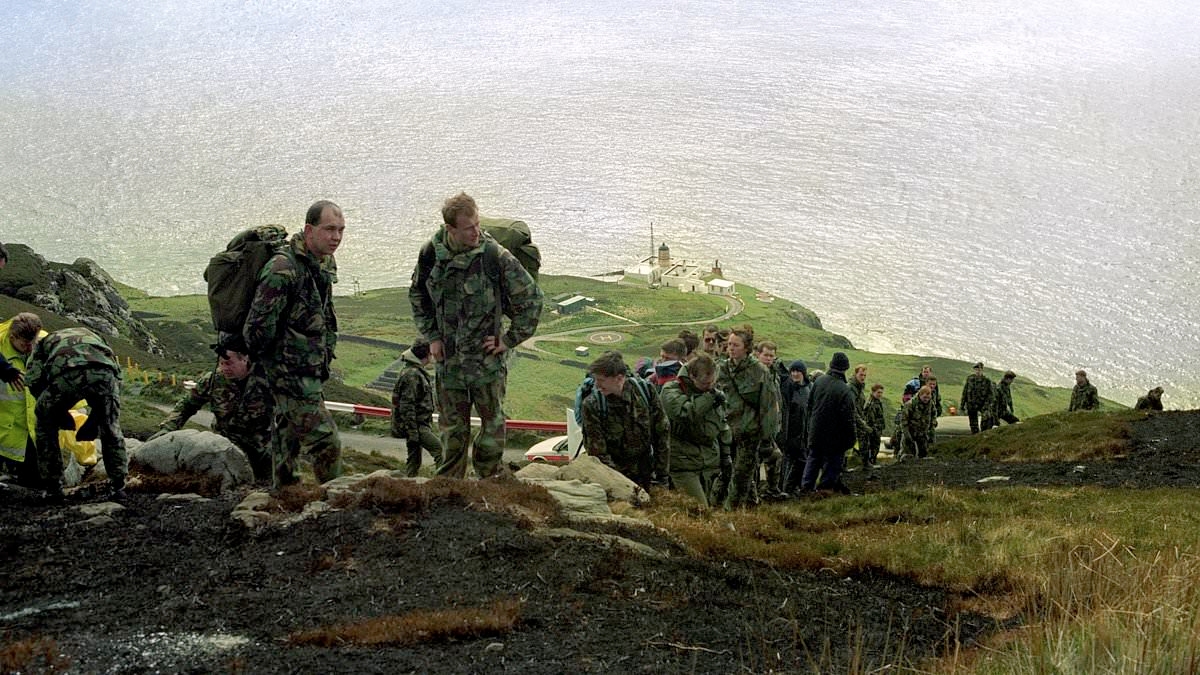 Ex-minister Liam Fox probes Chinook disaster over his 'deep concerns'