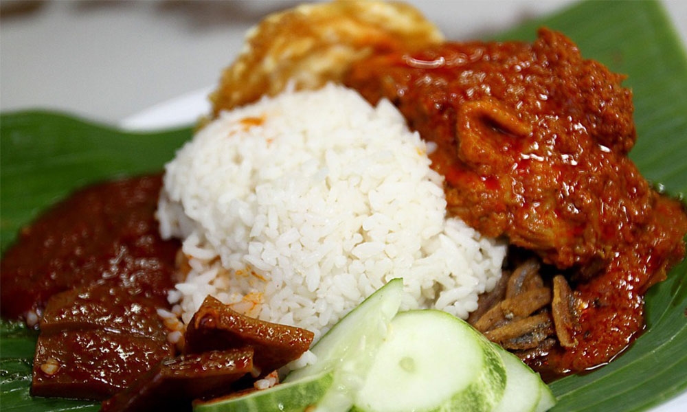 DOSM tracks price increases of roti canai, nasi lemak, satay