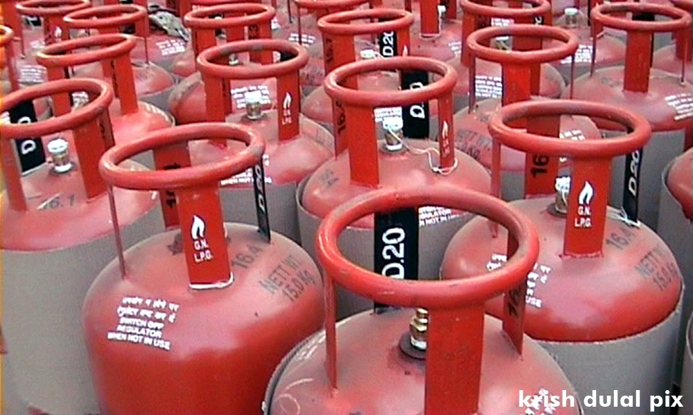 Laundry operators urge govt to postpone 'Ops Gasak' enforcement