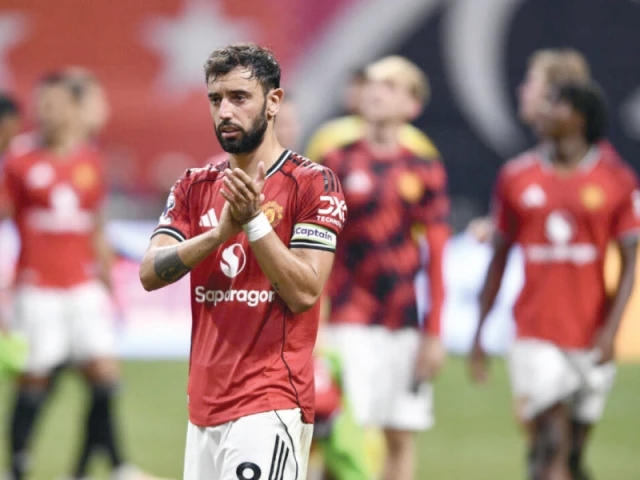 Manchester United draw with Everton