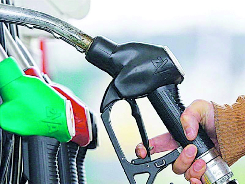 Govt keeps petrol price unchanged, HSD reduced by Rs2 per litre