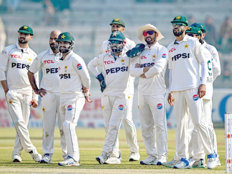 Ex-cricketers blast dismal Pak show in 2nd Test