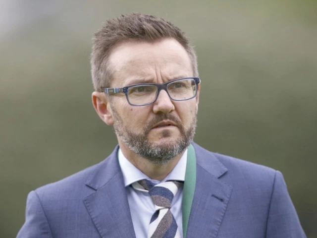 Pak coach Hesson slams Dhaka pitch
