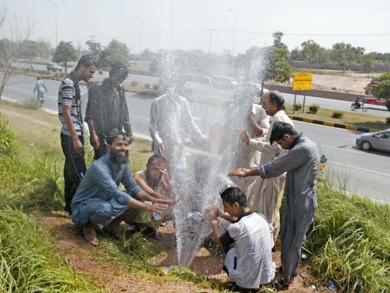 Storm alert follows hot day