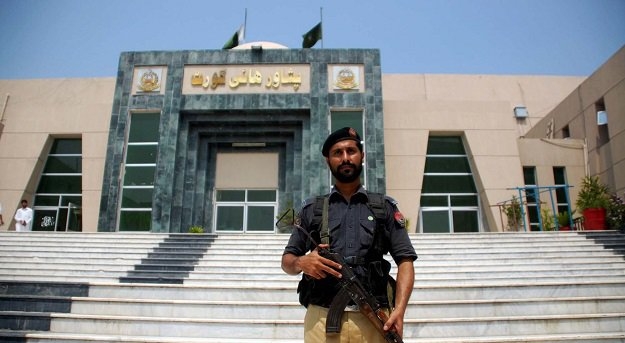 PHC slaps Rs10k fine on PDA for failing to present legal counsel