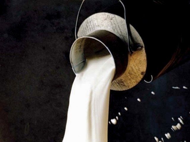 Dairy industry takes up 18% GST issue