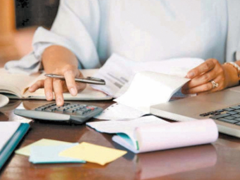 Reform bills tabled amid quorum clashes