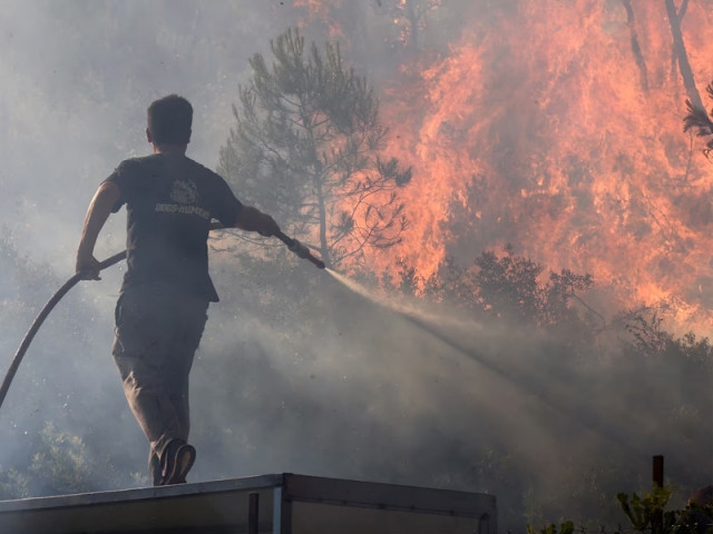 Greece wildfires abating