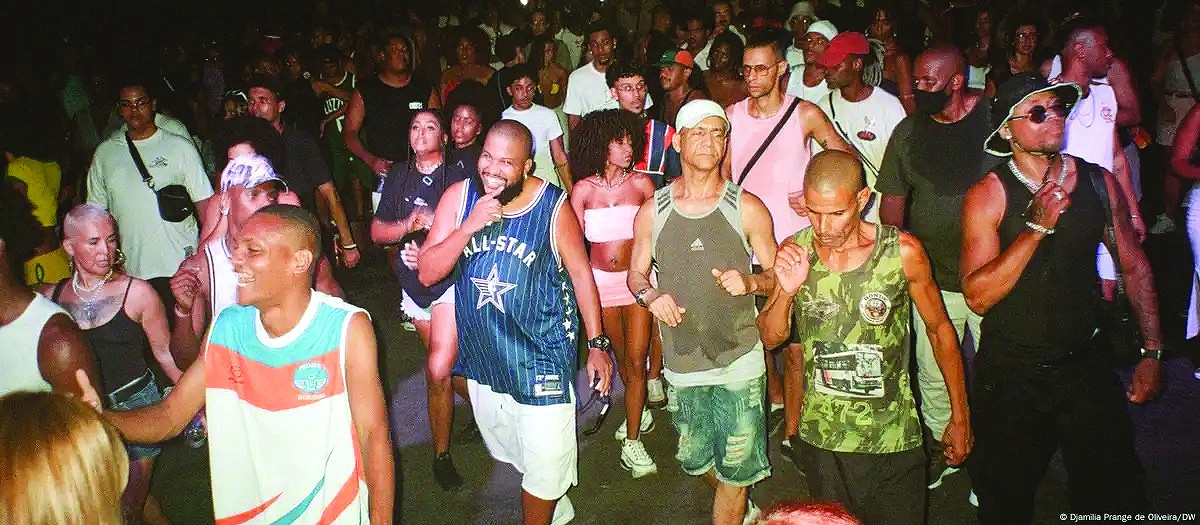 Inside Rio's largest dance party