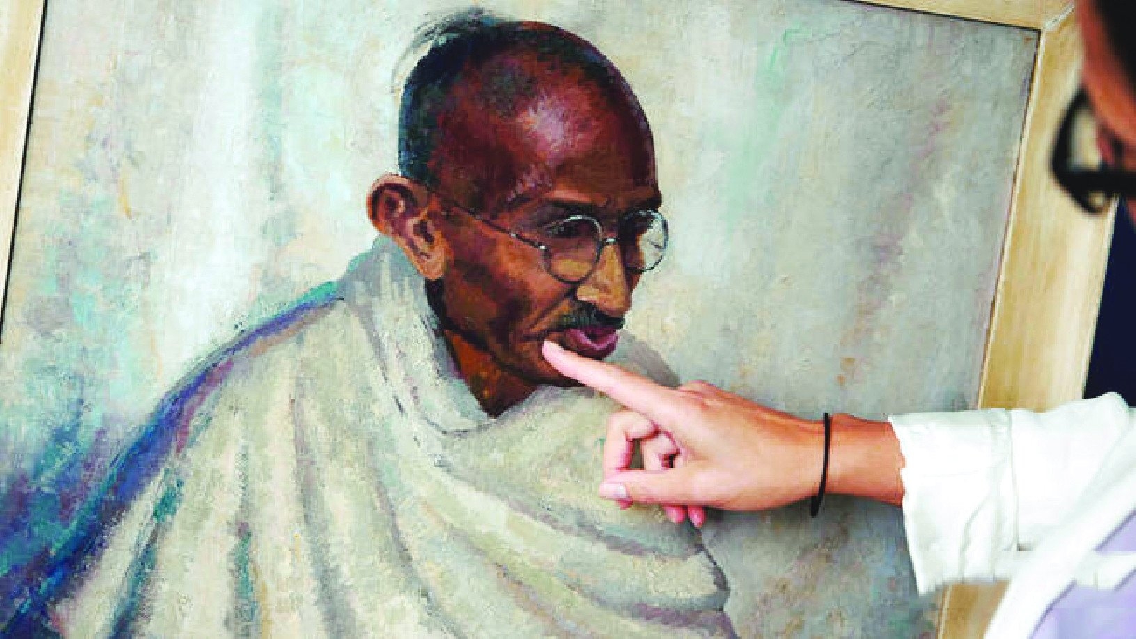 Only known oil painting Gandhi sat for heads for UK auction
