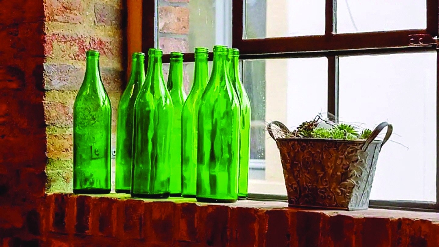 Study finds more microplastic in glass bottles than plastic