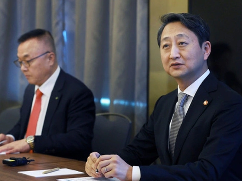 EU asks Prague to hold off on S Korean nuclear deal