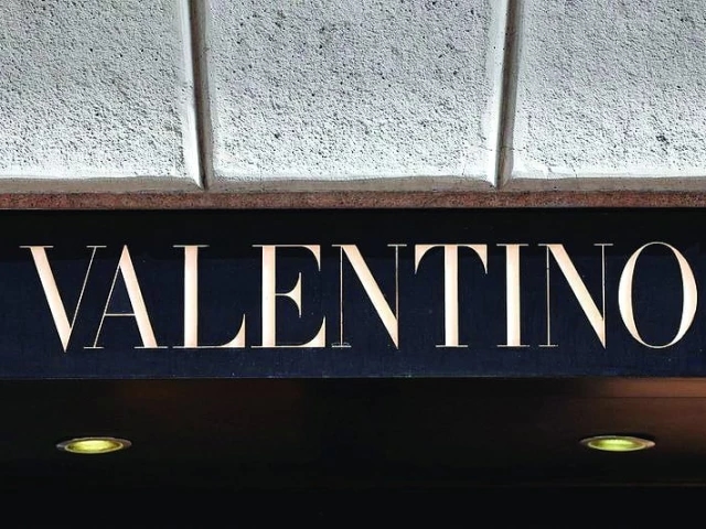 Valentino refutes rumours of sale