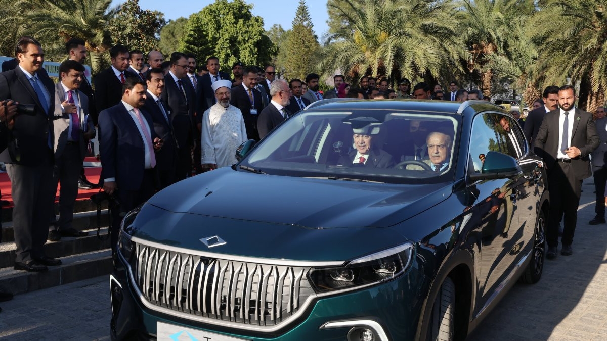President Erdogan gifts Turkey's Togg to PM Shehbaz