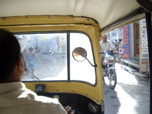 Rickshaw driver robbed by police, killed by truck