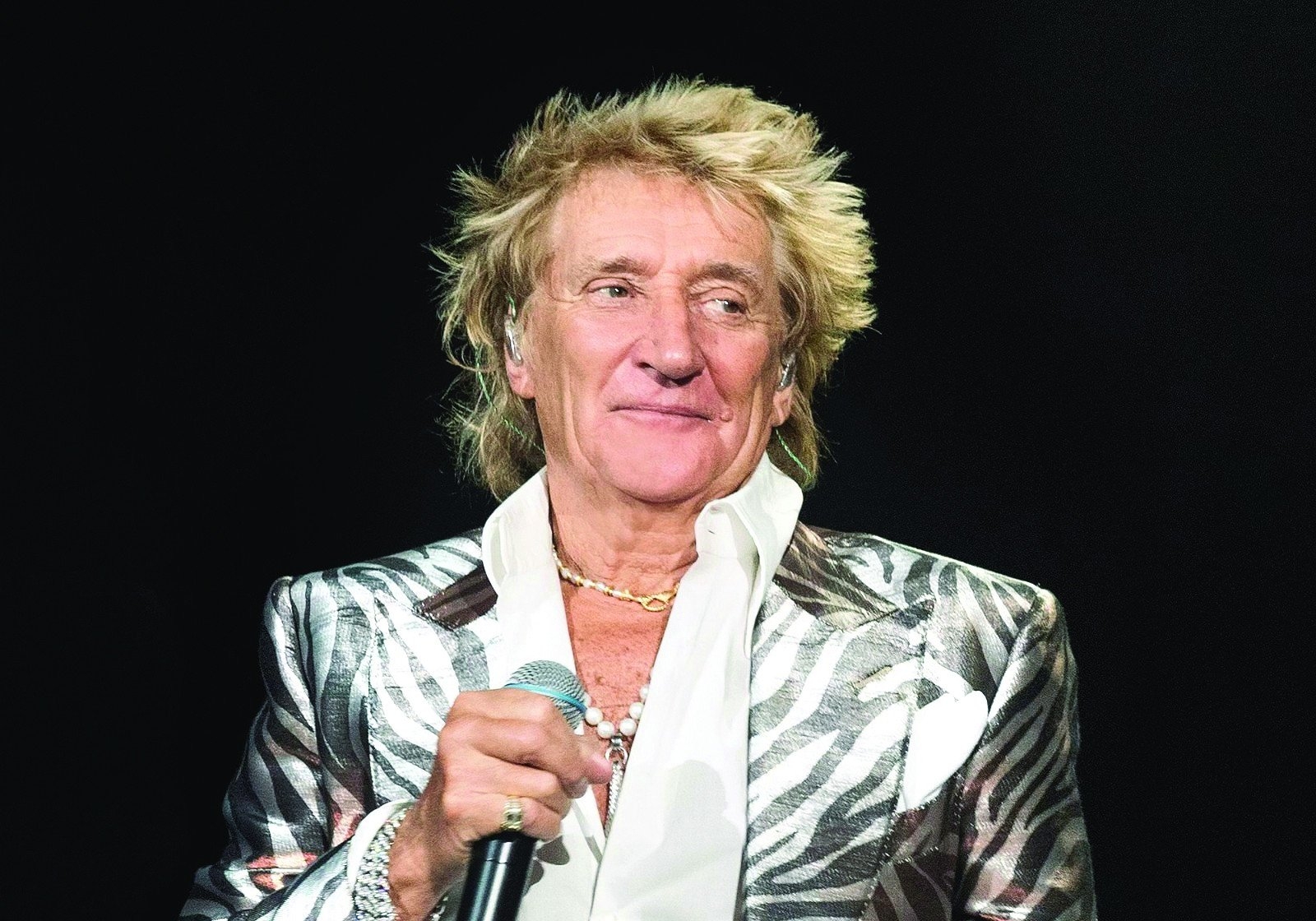 Rod Stewart criticizes Israel's Gaza offensive and ends friendship with Trump over Israel arms support