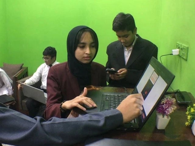 Student develops Sindhi calculator