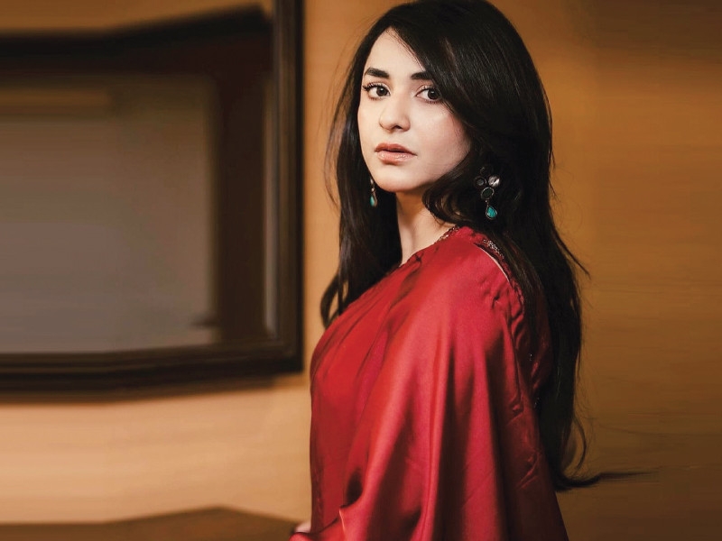 Yumna reconnects with childhood friend on IG