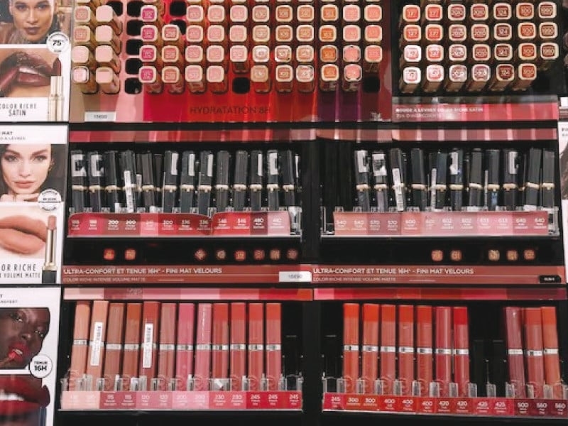 Amazon bets on luxury cosmetics