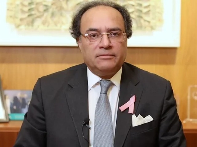 Finance minister departs for London to meet British officials and investors