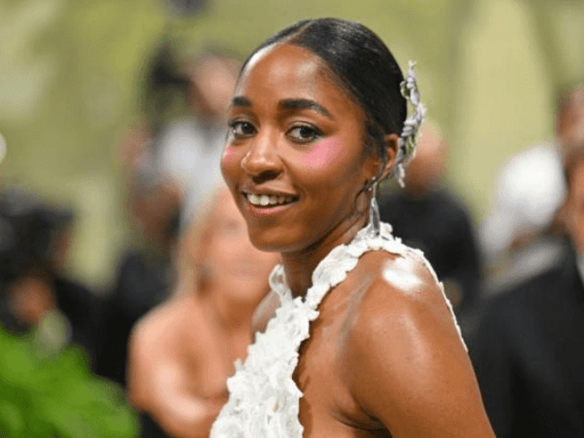 ‘The Bear' star Ayo Edebiri honored at Boston Latin with official city day