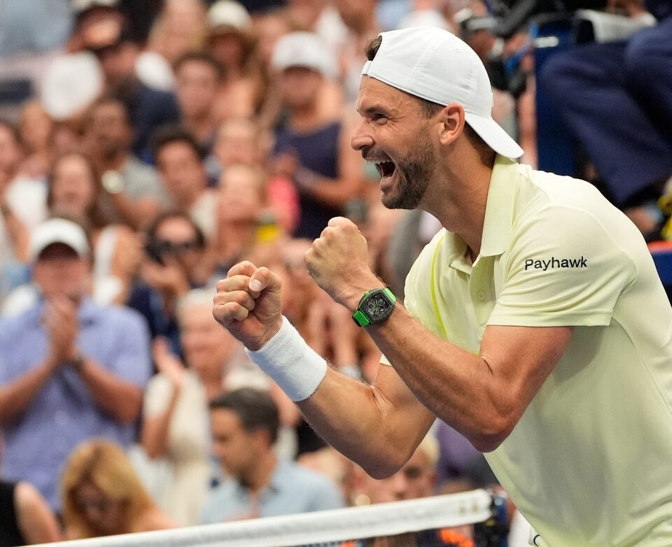 Grigor Dimitrov fuels dating rumors after Eiza González and Eva Longoria attend Madrid Open match