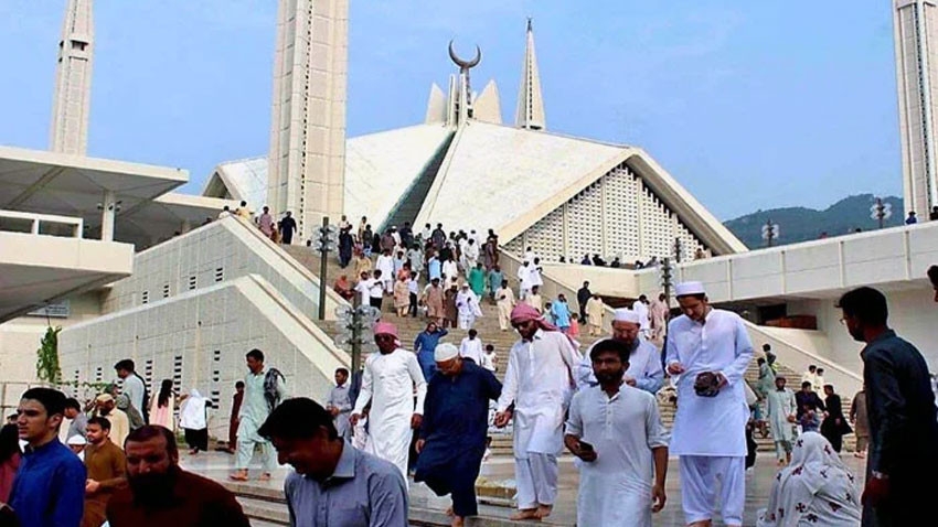 Eid ul-Fitr celebrations across Pakistan with prayers and festivities